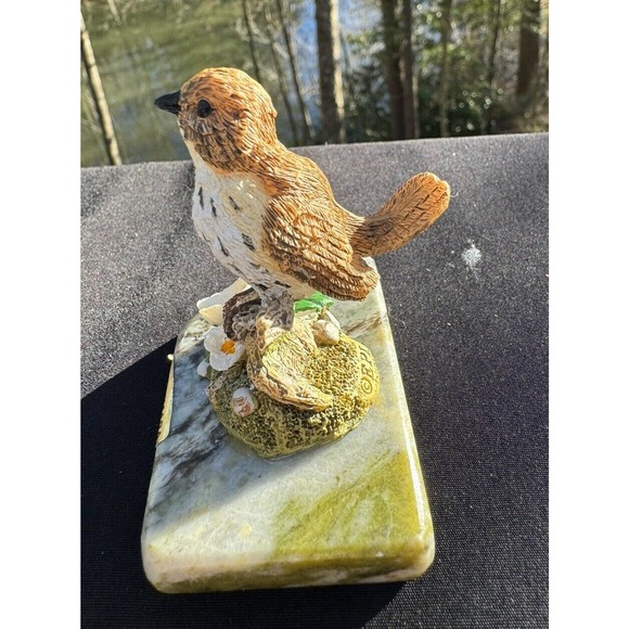 Bird Sitting on Piece of Connemara Marble from Ireland Marked EPL -S89 - Picture 6 of 9